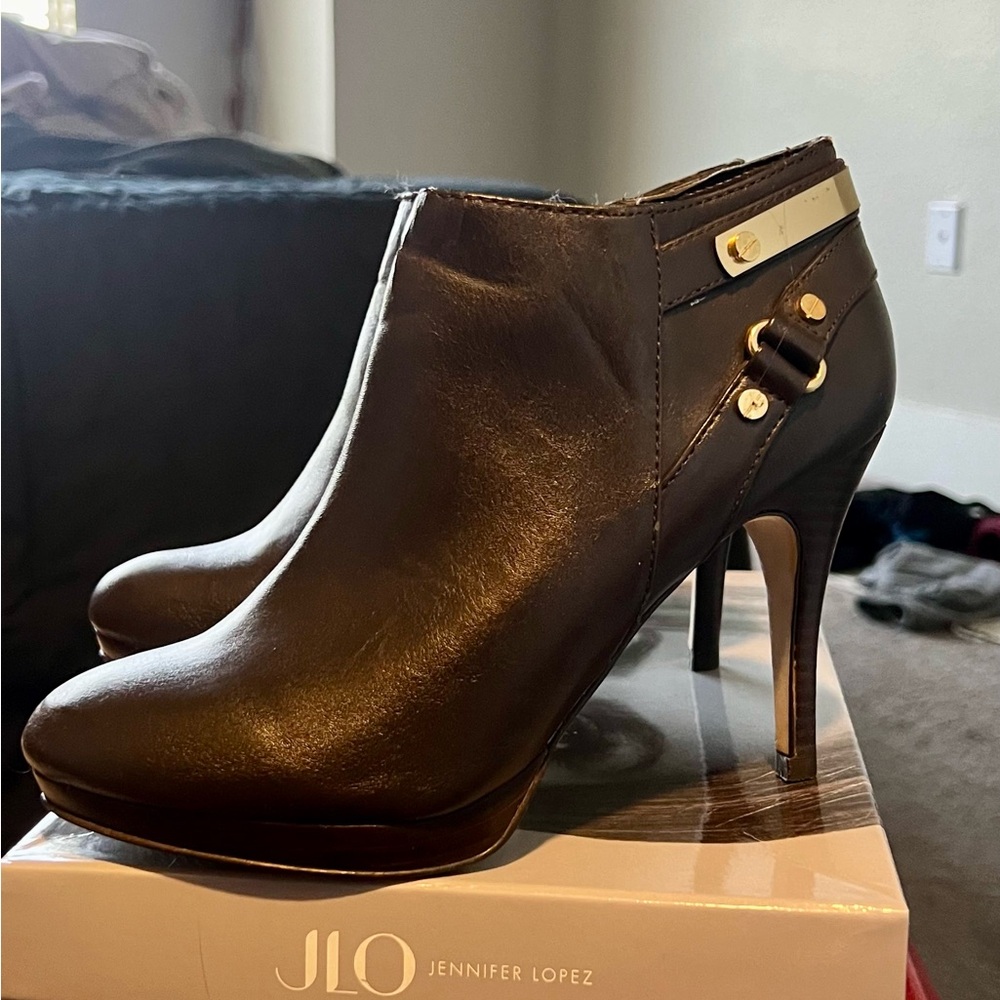 Heeled booties